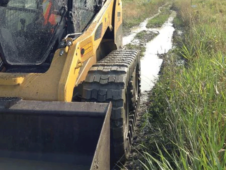 CAMSO over the tire rubber tracks for skid steers